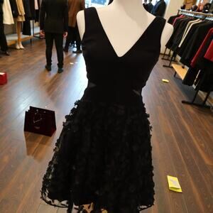 Aqua Dresses Black Floral Appliqué Cocktail Dress Size 2